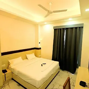 hotel-prago.hotels-varanasi.com/