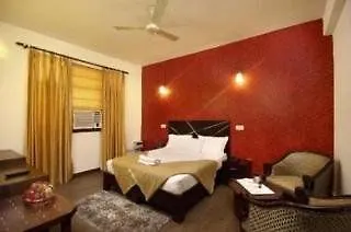 Hotel Mandakini Destination Gurgaon 3*,